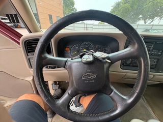 2001 Chevrolet Silverado 1500 LS - Interior Steering Wheel With Keys Image